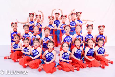 Chinese Opera Trainees 戏迷丫丫